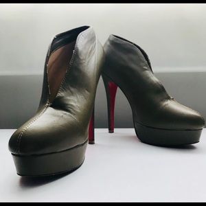 Christian Louboutin Booties 38